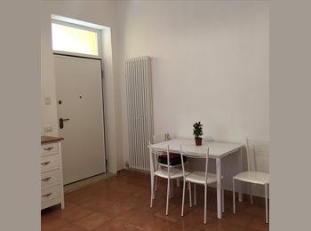 Roomgo IT - BILOCALE IN CENTRO 2/4 persone, Verona - 750 € al mese