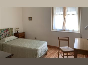Roomgo IT - SINGOLA PER STUDENTESSE MAGISTRALI/DOTTORANDE IN APPARTAMENTO BICAMERE, Padova - 270 € al mese