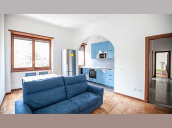 Roomgo IT - Posto letto in stanza doppia a studentessa, Pta Venezia - Citta Studi - Lambrate - 600 € al mese