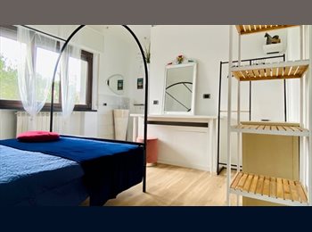 Roomgo IT - Romantic room private bathroom, Sempione - S. Siro - Fiera - 870 € al mese