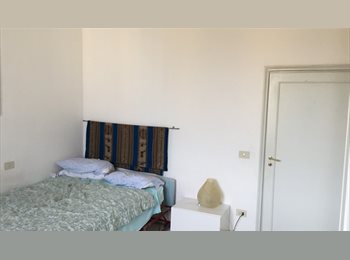 Roomgo IT - Stanza singola (o doppia) luminosa in centro, Firenze - 600 € al mese