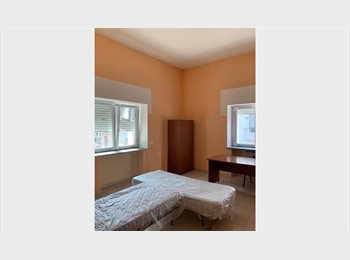 Roomgo IT - camera singola o doppia, Benevento - 180 € al mese