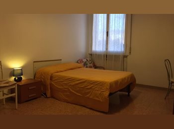 Roomgo IT - Da Maggio, ampia singola in Via Mentana a Siena, Siena - 300 € al mese