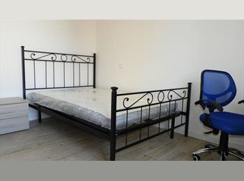 Roomgo IT - Stanza doppia in affitto in Via Milano, Brescia - 392 € al mese