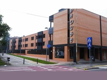 Roomgo IT - Posto letto in stanza doppia, Bologna - 390 € al mese