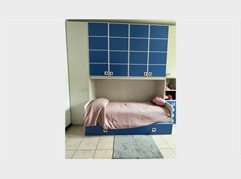 Roomgo IT - Stanza singola per ragazze zona Bocconi, Milano - 650 € al mese