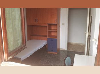Roomgo IT - singola a rgza in app.to centrale 8°p. terrazzato, Bologna - 480 € al mese