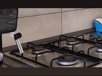 Roomgo IT - Affittasi posti letto zona Poggiofranco/policlinico, Bari - 450 € al mese