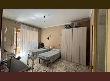 Roomgo IT - AFFITTASI UN POSTO LETTO IN STANZA DOPPIA ZONA APPIO-LATINA (350 EURO), Tuscolano - 350 € al mese