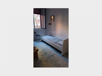 Roomgo IT - Camera singola Trilocale M4 Frattini, Navigli - Ticinese - Pta Genova - Lorenteggio - 500 € al mese