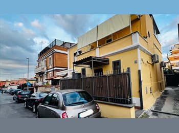 Roomgo IT - Casa indipendente, bilocale con corte esterna, perfetto per coppia o due persone, Casilino Prenestino - 1.200 € al mese