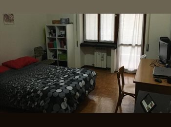 Roomgo IT - Stanza ampia a metro Numidio Quadrato, Don Bosco-Cinecitta' - 449 € al mese