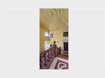 Roomgo IT - Dimora Storica & Hub Creativo: Suite Esclusiva in Palazzo Nobile, Palermo - 800 € al mese
