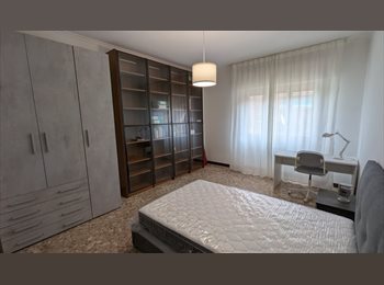 Roomgo IT - Metro Jonio camera per ragazza, Montesacro-Talenti - 520 € al mese