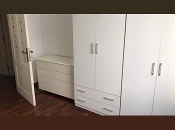 Roomgo IT - Solo studentesse, appartamento signorile, Latina - 275 € al mese