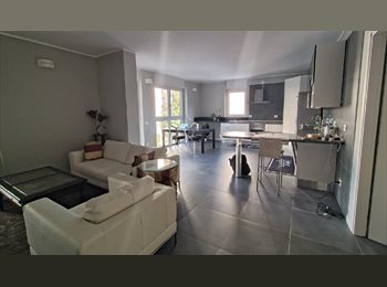 Roomgo IT - Stanza singola con bagno privato in immobile di nuova costruzione, Sesto San Giovanni - 649 € al mese