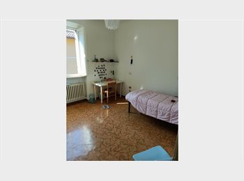 Roomgo IT - STANZA SINGOLA IN CENTRO, Urbino - 290 € al mese