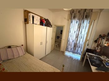 Roomgo IT - singola per studenti con bagnetto in camera, Bari - 260 € al mese
