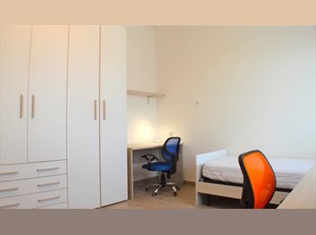 Roomgo IT - STANZE PER STUDENTI UNIVERSITARI – BORGO ROMA (VERONA) – VIA CENTRO, Verona - 290 € al mese