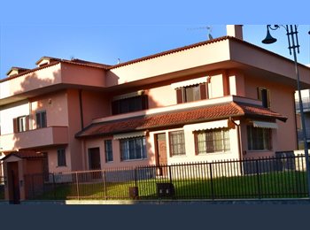 Roomgo IT - STANZA MATRIMONIALE, Opera - 500 € al mese