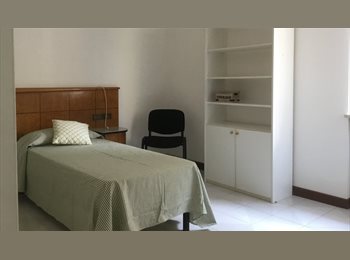 Roomgo IT - stanza singola per studentessa 1, Verona - 300 € al mese