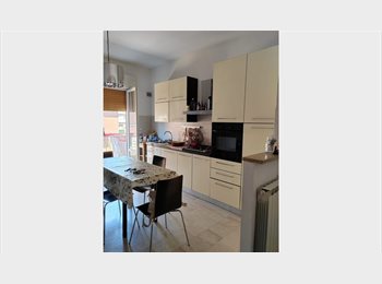 Roomgo IT - Pomezia centro, Pomezia - 350 € al mese