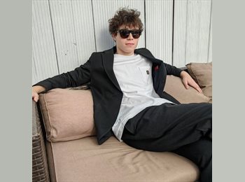 Roomgo IT - Boris - 21 - Milano Centro