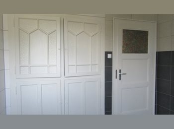 Appartager LU - Logement à deux pas de la gare, Capellen - 620 € / Mois