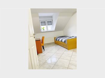Appartager LU - Furnished room near train station bettembour(near Gasperich/Cloche d’or ) available from end of July, Esch-sur-Alzette - 650 € / Mois