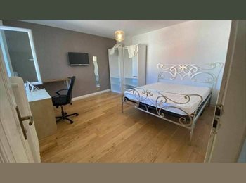 Appartager LU - Chambre en location en appartement Limpertsberg, Luxembourg, Luxembourg - 950 € / Mois