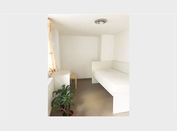 Appartager LU - Cozy room near kirchberg, free parking, available immediately, Luxembourg Ville - 650 € / Mois
