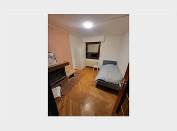 Appartager LU - CHAMPS34-03 / FURNISHED ROOM CLOSE TO CLOCHE D'OR AVAILABLE IMMEDIATELY / NO AGENCY FEES, Luxembourg - 1.000 € / Mois