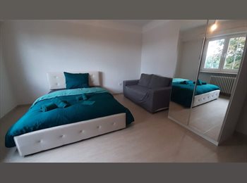 Appartager LU - Bright big room in a house with a garden next to EU- institutions and the big 4 on Kirchberg, Luxembourg - 1.000 € / Mois