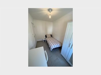 Appartager LU - MUH93-05 / FURNISHED ROOM CLOSE TO LIMPERSBERG AVAILABLE FROM MAY 2026, Luxembourg - 950 € / Mois