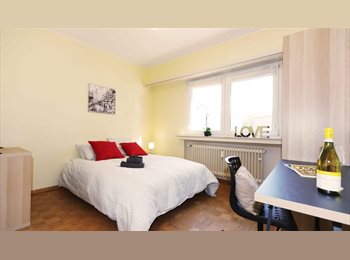 Appartager LU - Vaste chambre meublée parfaitement située à Esch-sur-Alzette sans caution ni frais d'agence, Esch-sur-Alzette - 850 € / Mois