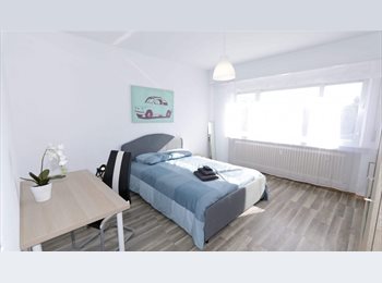 Appartager LU - Chambre spacieuse meublée à Mamer, Capellen - 875 € / Mois