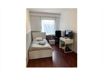 Appartager LU - Grande chambre en petite colocation à Hollerich, Luxembourg - 1.350 € / Mois