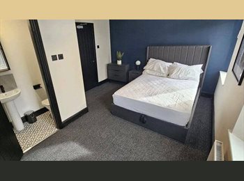 Appartager LU - Chambre double avec salle de bain attenante à louer à Gasperich, Luxembourg - 1.200 € / Mois