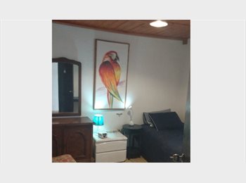 Roomgo MX - Habitaciones amuebladas Uruguay 9 Lomas de Querétaro, Querétaro - MX$4,000 por mes