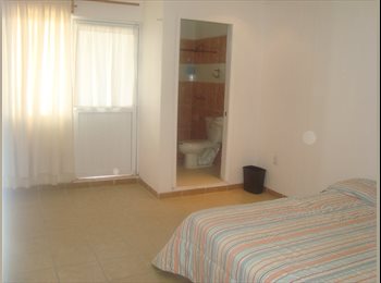 Roomgo MX - Juriquilla: Habitación amplia con baño propio, Querétaro - MX$4,600 por mes