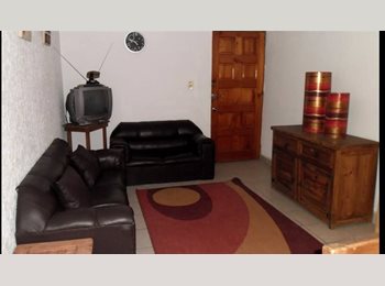 Roomgo MX - Habitación amueblada con baño privado y estacionamiento, Querétaro - MX$3,500 por mes