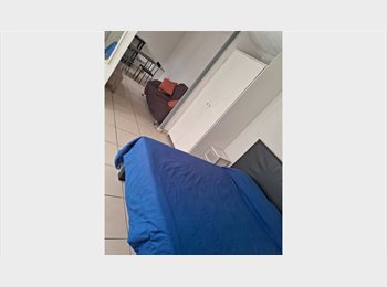 Roomgo MX - Cuarto Tipo estudio amueblado para pareja, serv. inclui.  Lázaro Cárdenas y Clouthier, Zapopan - MX$7,200 por mes