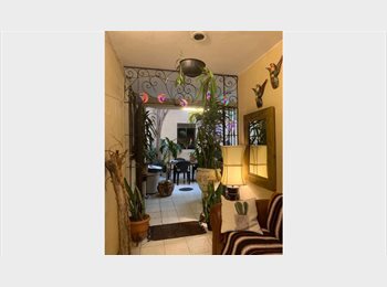 Roomgo MX - InstagrAM: Casa Margarito, Guadalajara - MX$4,700 por mes