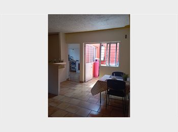Roomgo MX - Se comparte depa, calzada independencia, cerca de cucs y centro medico, Guadalajara - MX$4,000 por mes