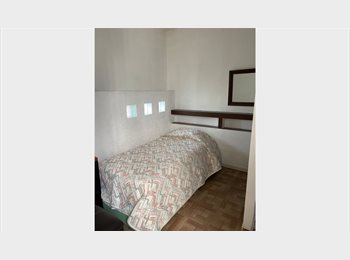 Roomgo MX - Habitacion Amueblada Disponible. Exclusivo Mujeres., Guadalajara - MX$4,000 por mes