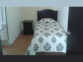 Roomgo MX - Habitacion amueblada con baño propio, León - MX$3,800 por mes