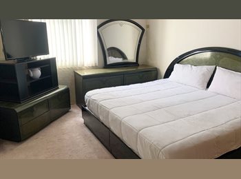 Roomgo MX - Habitación privada o compartida, perfecta para Profesionistas o Estudiantes de Profesional, San Pedro Garza García - MX$14,999 por mes