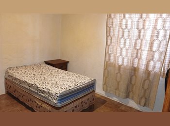 Roomgo MX - Cuarto amueblado para profesionista., Querétaro - MX$3,300 por mes