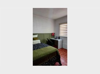Roomgo MX - Habitación en calle privada dentro del Centro Histórico de Querétaro en casa compartida para mujeres, Querétaro - MX$4,000 por mes