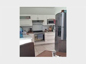 Roomgo MX - BUSCO ROOMING MUJER  PARA CASA AMUEBLADA, Corregidora - MX$3,800 por mes